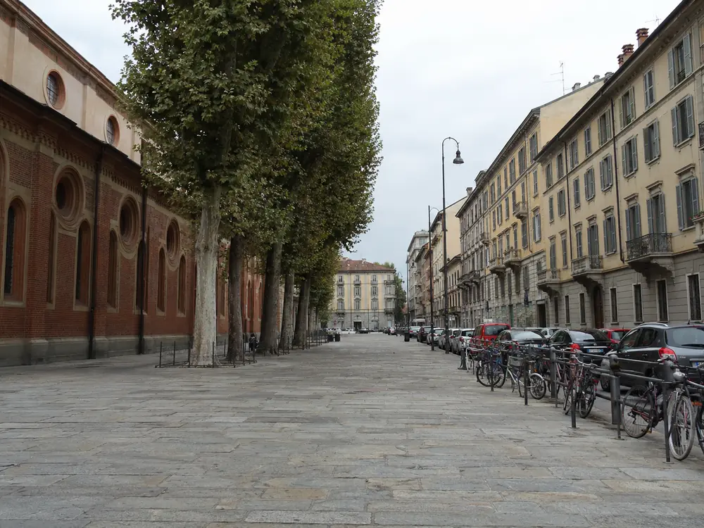 Piazza Santa Maria delle Grazie, where the meeting points are and where you wait for your slot